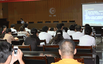 順昌縣法院深入虹潤(rùn)公司開展“法制進(jìn)企業(yè)” 活動(dòng)